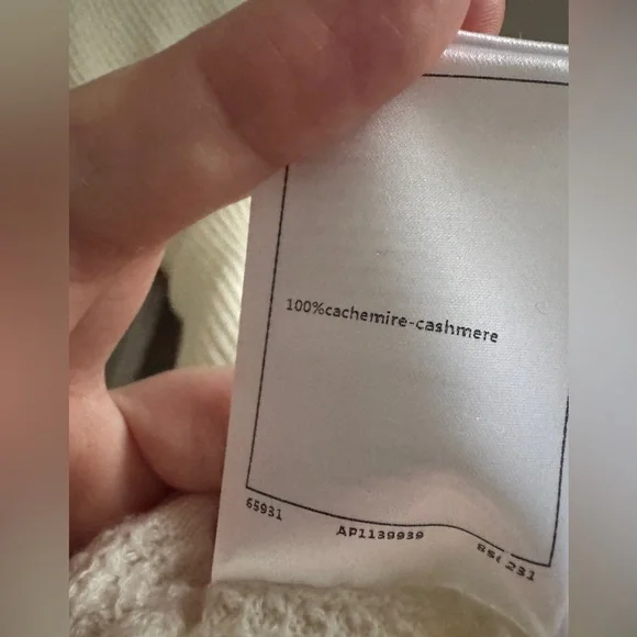 CHANEL Black and Cream V-Neck Sweater - Picture 11 of 14